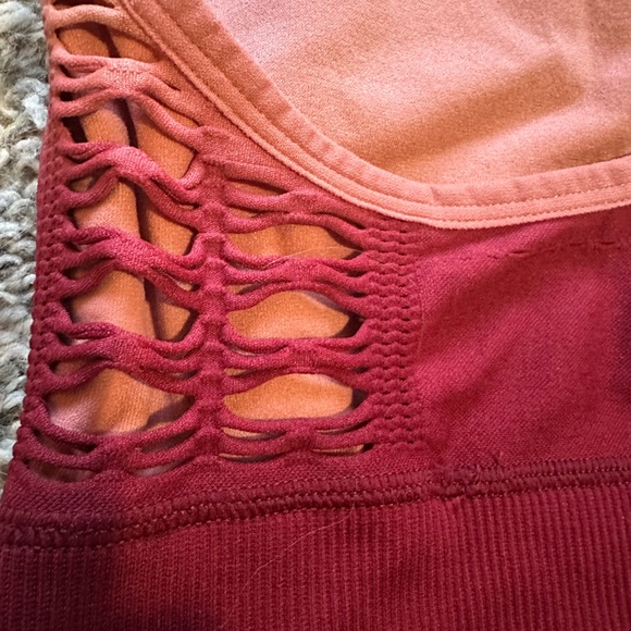 VS Pink Seamless Sports Bra - Picture 6 of 9
